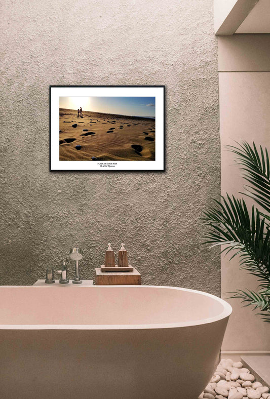 cadre murale qui représente une photo de la plage de sable noir sur l'île de la Réunion