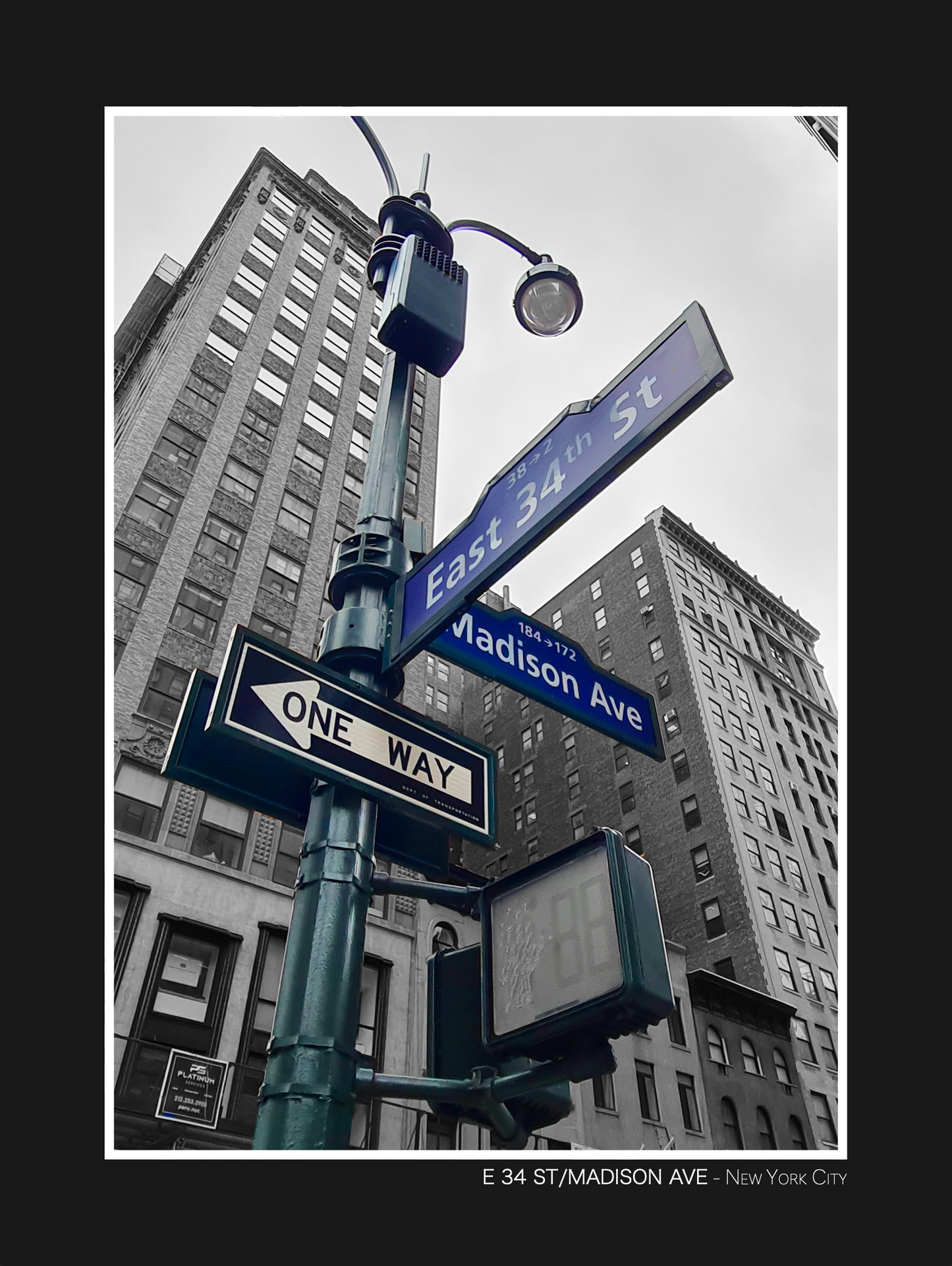 photo noir et blanc d'une rue de la ville de new york